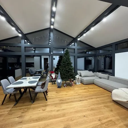 Berryhouse Villa
